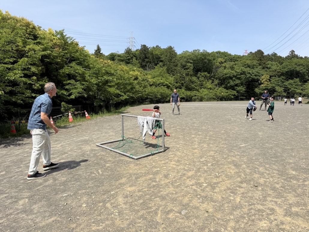 Participants visiting a Japanese elementary school to explore people-centered leadership and learning culture.